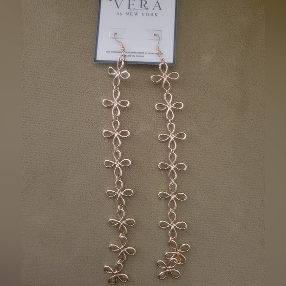 Earrings - Picture 1 of 1